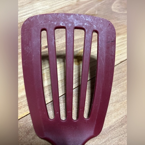Kitchenaid Red Slotted Kitchen Spatula - Picture 4 of 6